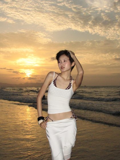 Thảo, Sunrise, frame 2 of 11