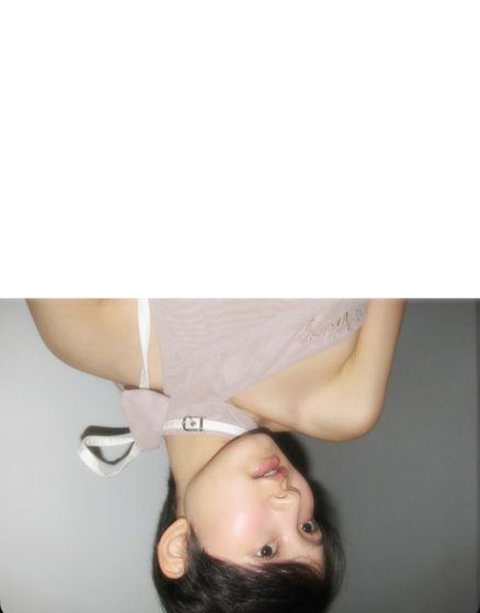 Thảo, Pink bow, frame 4 of 6