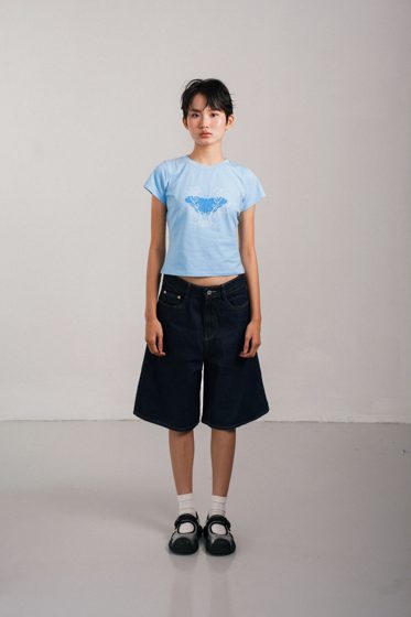 Thảo, Studio, grey seamless, frame 2 of 4