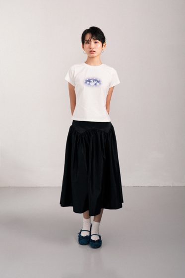 Thảo, Studio, grey seamless, frame 4 of 4